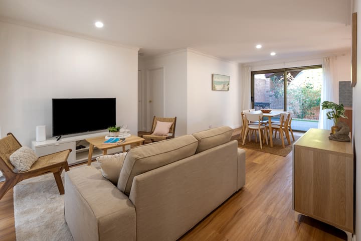 Seaside Bliss | 2 Min Drive To Beach - HBF Stadium