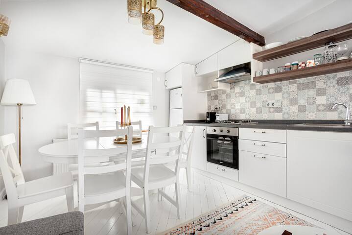 Amayzing & Historical House 6BR-3BA /Galata Port gallery image 3