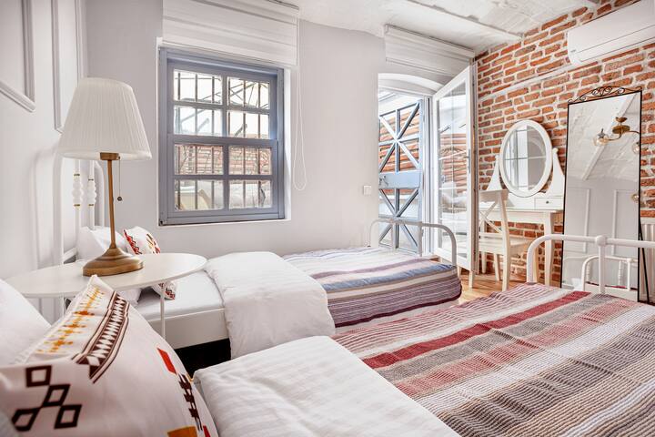 Amayzing & Historical House 6BR-3BA /Galata Port gallery image 4