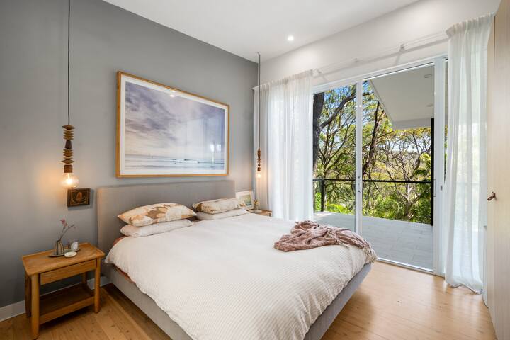 Stylish Avalon Beach bungalow gallery image 4