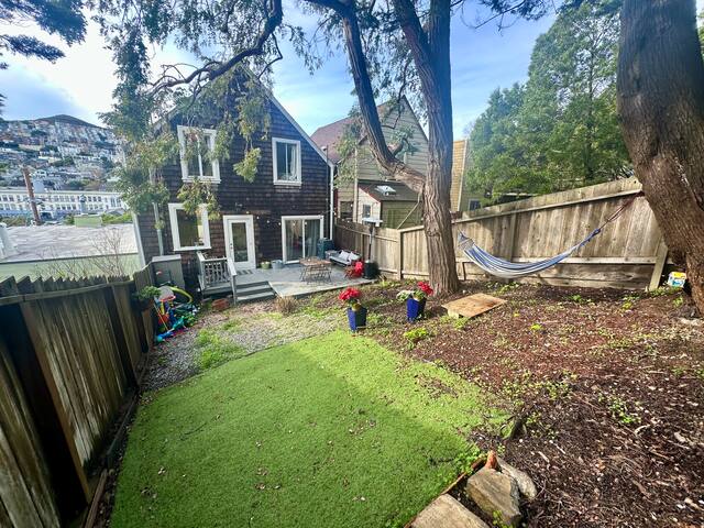 Noe Valley Charm – Full Home gallery image 3