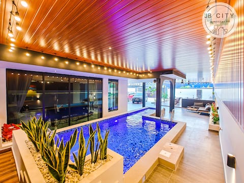 Grand Oasis Villa by RR JBcity