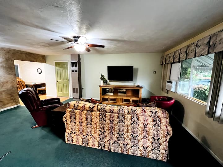 4 bedroom 2 bath, Toquerville home away from home Houses for Rent in