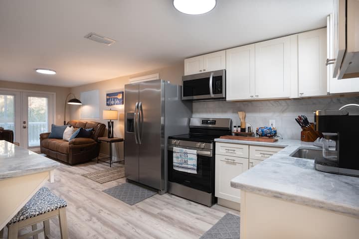 Lake O Fishing Resort Unit A/upstairs - The Bahamas