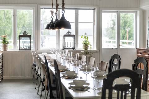 Historic lakeside villa - ski, kayak, midsummer