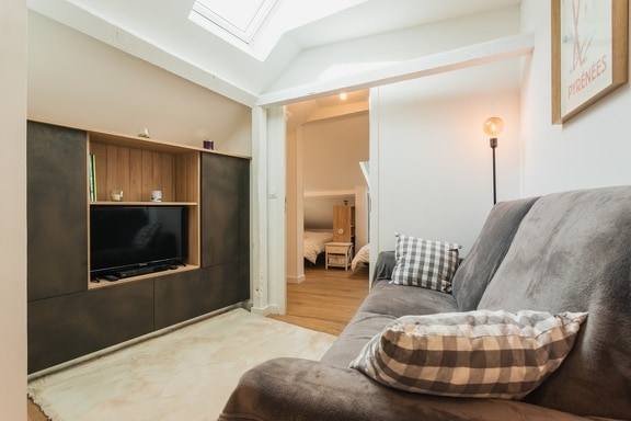 Top Airbnb: Cardinal du Lys - New + Downtown - 5 diamonds in Cauterets