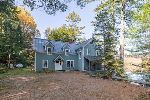 Waterfront Home w/ Fireplace near Sunday River