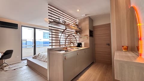 Top performing Airbnb: Blossom Suite City centre Jaccuzzi/Aircon/Balcony in Lyon