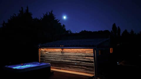 Cabin with outdoor hot tub