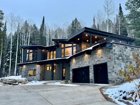 New Luxury Ski On Solitude Mtn Residence 6BR w Spa