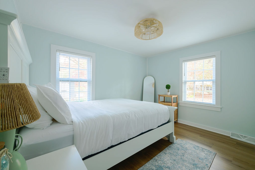 Отпуснете се в това уютно място за почивка с двойно легло. 