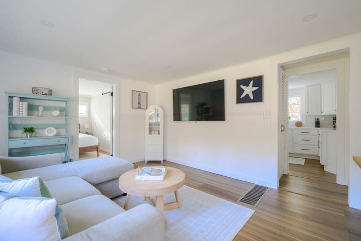 Bayside Escape~short Walk To  The Beach (1/2 Mile) - Wellfleet, MA