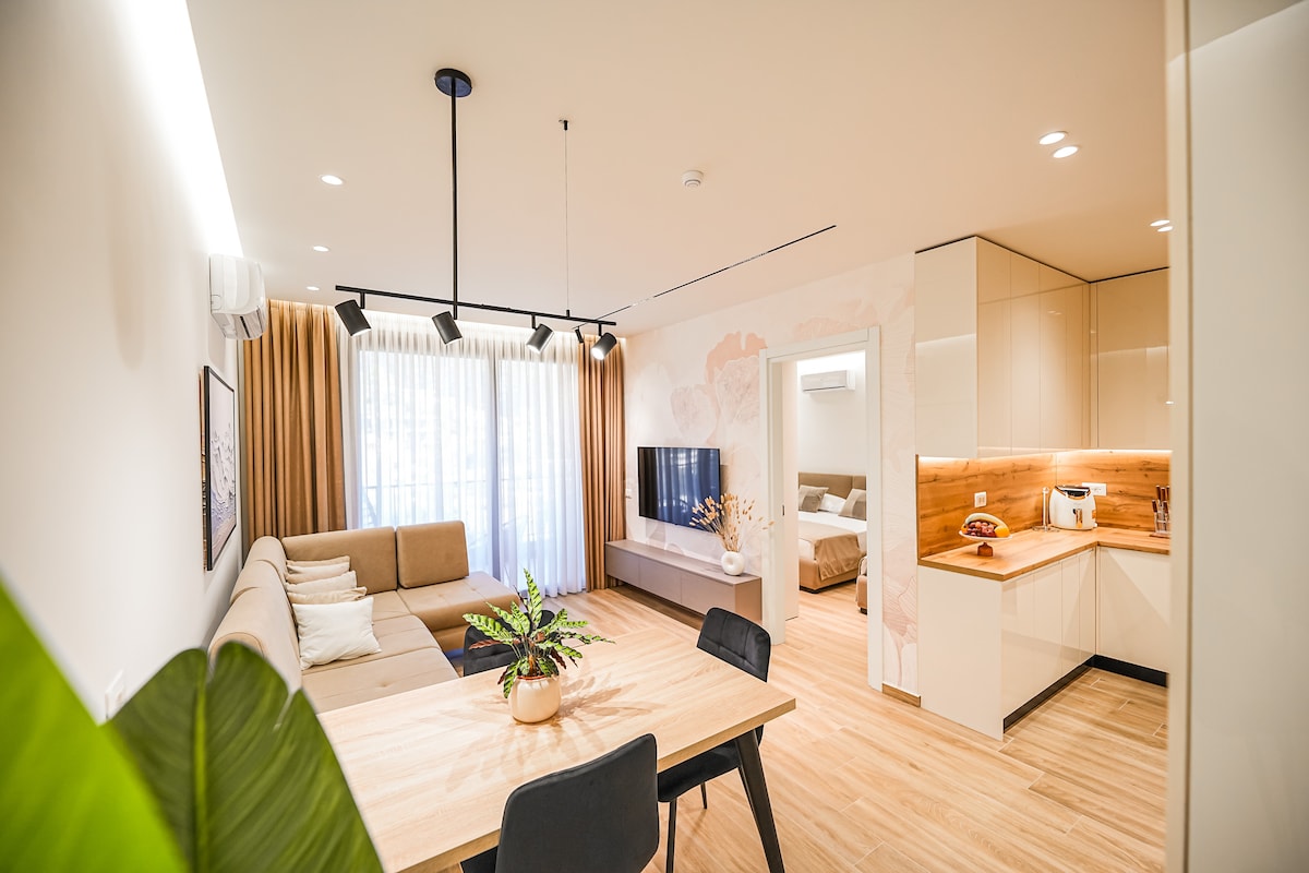 Listing 1282011306676968872