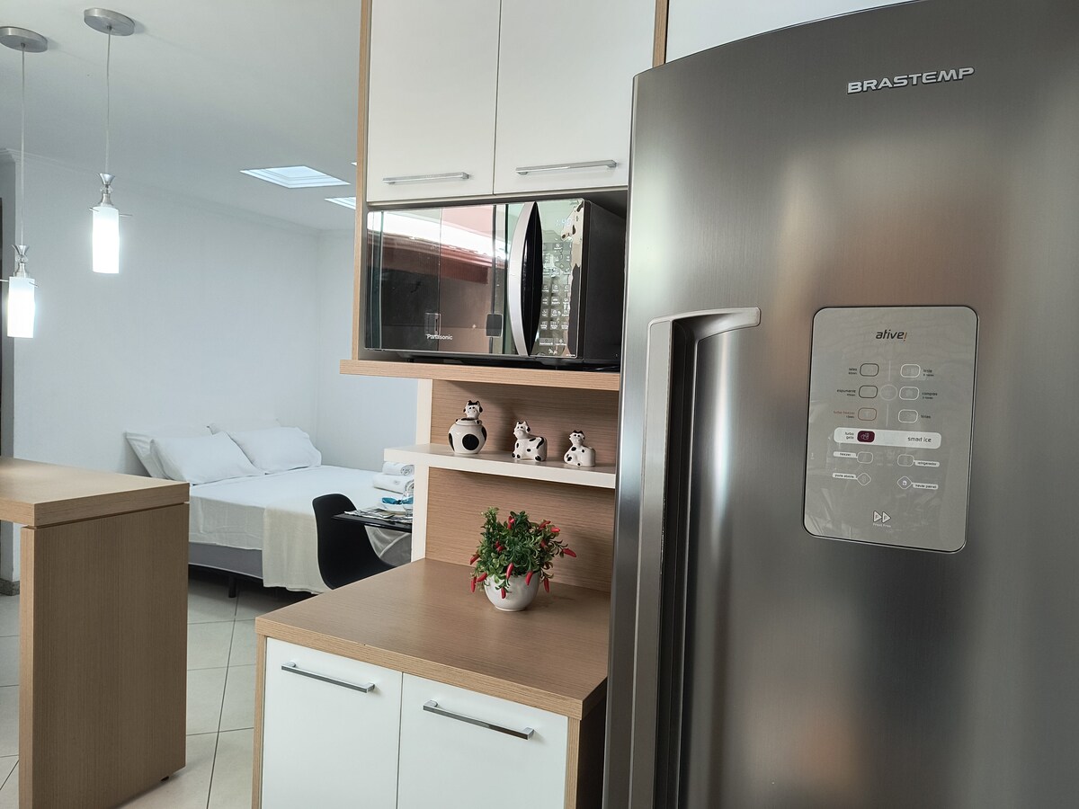 Top Airbnb: Beautiful Studio-garage, air-conditioning, kitchen - near Unimed in Volta Redonda