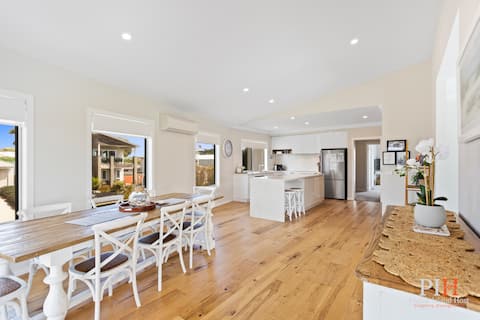 Successful Airbnb property: Coastal Family Retreat in CW in Cape Woolamai