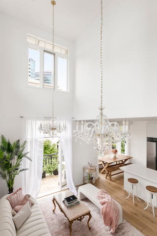 3-Bed Luxury Apt in Port Melbourne