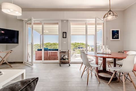Beautiful beachfront penthouse in Cervia with terraces
