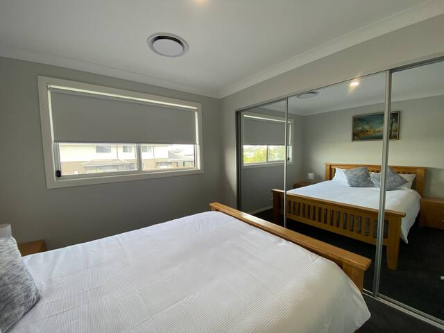 Luxury Home | Sleeps 16 Guests gallery image 3