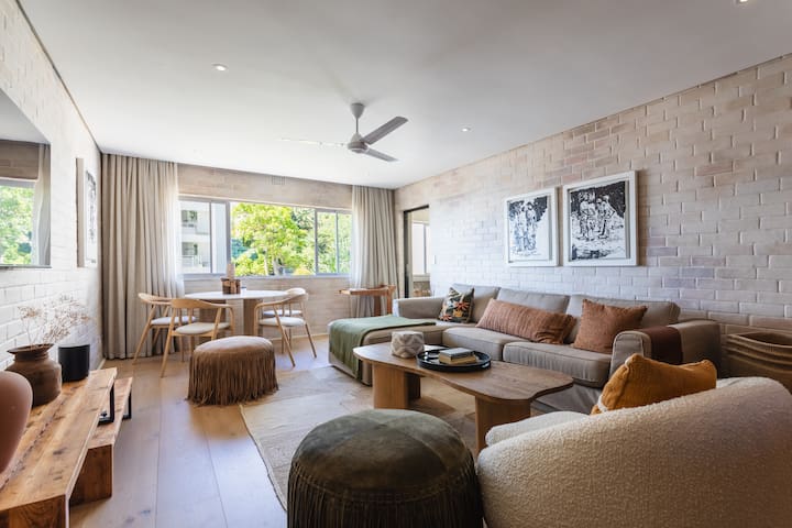 Oceanview Oasis in Sea Point | 2 Bed 2 Bath | AC