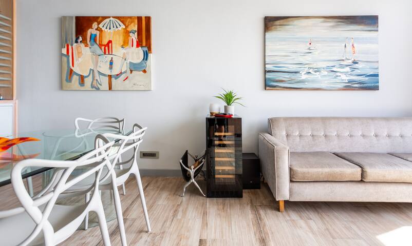 Beachfront Bantry Bay Flat gallery image 5