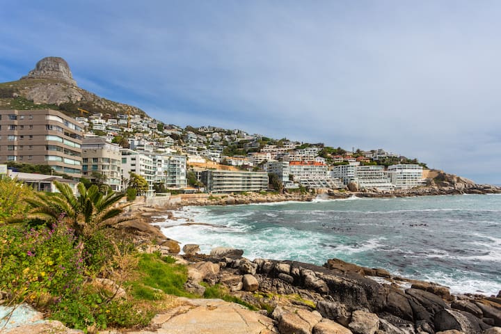 Beachfront Bantry Bay Flat