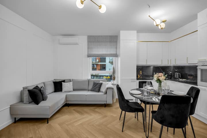 Მისაღები ოთახი გასაშლელი დივნით მაქსიმუმ 2 ადამიანისთვის | დაჯავშნეთ ახლავე RENTUJEMY.COM ‑ ით