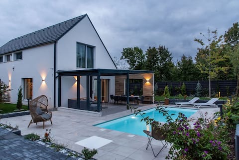 Villa Estelle - pool, jacuzzi, sauna - Balaton