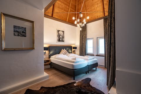 Top performing Airbnb: Tower Suite at Strandhaus in Blankenese