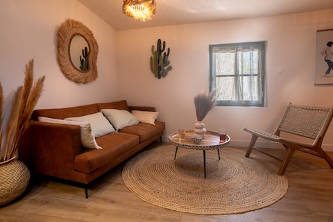 Popular Airbnb listing: Salicorne charming residence in Arles
