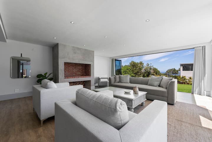 Sublime Camps Bay villa, by Steadfast Collection gallery image 4