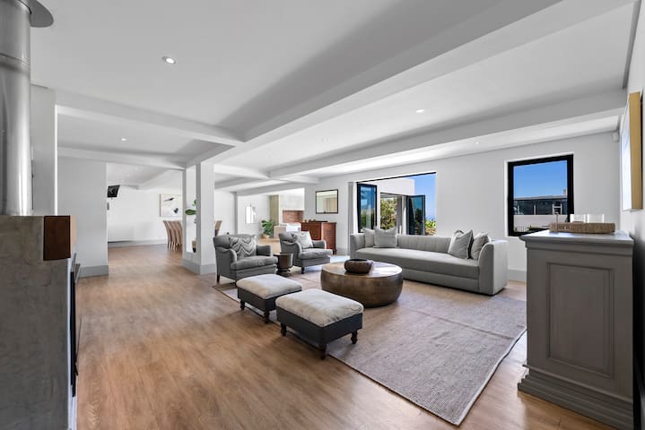 Sublime Camps Bay villa, by Steadfast Collection gallery image 5