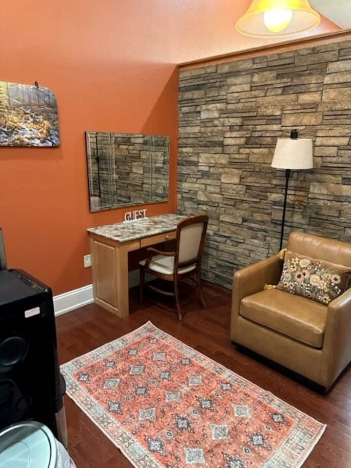 Historic Ridenour Building (3 Bedrooms) - Bedford, PA