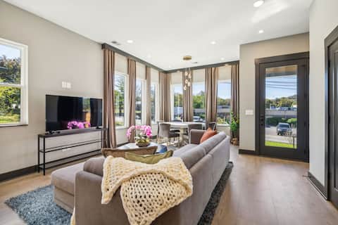 Successful Airbnb property: East Nash Luxury Escape w/Rooftop Deck-Sleeps 12! in Madison