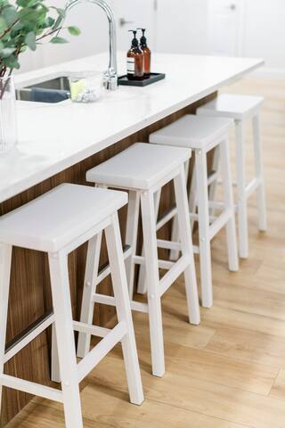 Perfect Comfy Retreat | Prime Airport Location gallery image 4