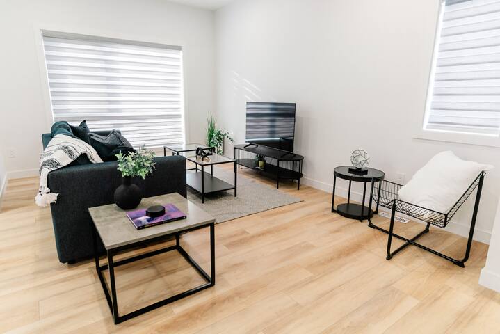 Perfect Comfy Retreat | Prime Airport Location gallery image 3