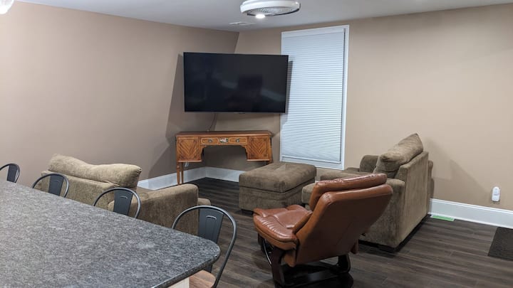 3 Bed 3 Bath 2nd Unit - Grand Rapids, MI