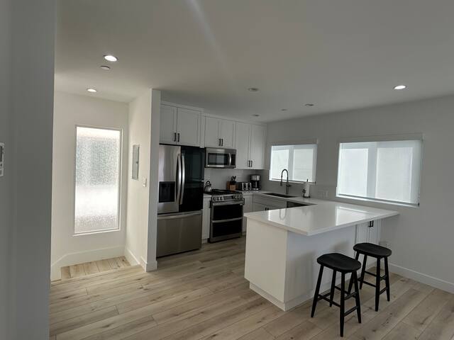 MB Modern Sand Section Sea View gallery image 5