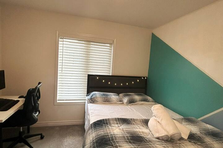 Segundo dormitorio con espacio de trabajo