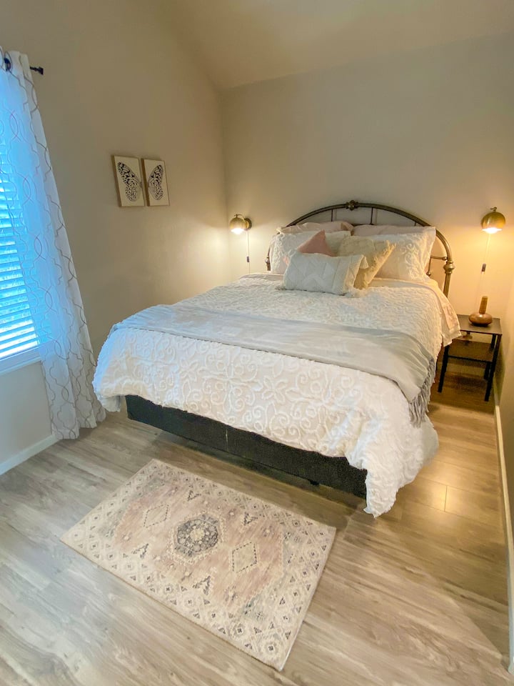 Spavaća soba - bračni krevet (širine 150 - 179 cm)