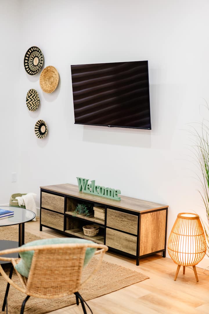 The Wooden Nest | Your Comfy Relaxing Escape - Winnipeg