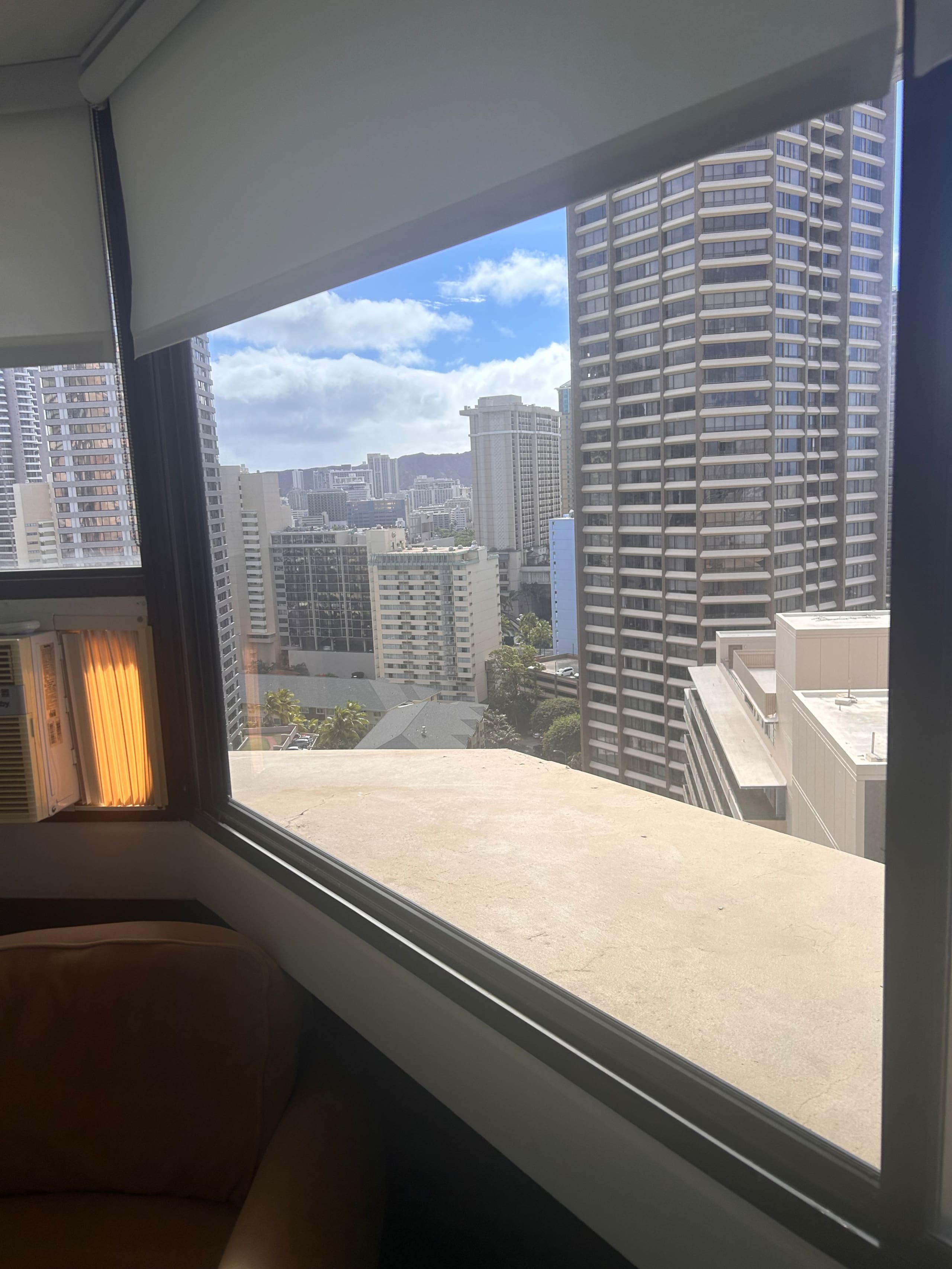 Oceanview Marina Studio Remodeled w/prkg - Image 12