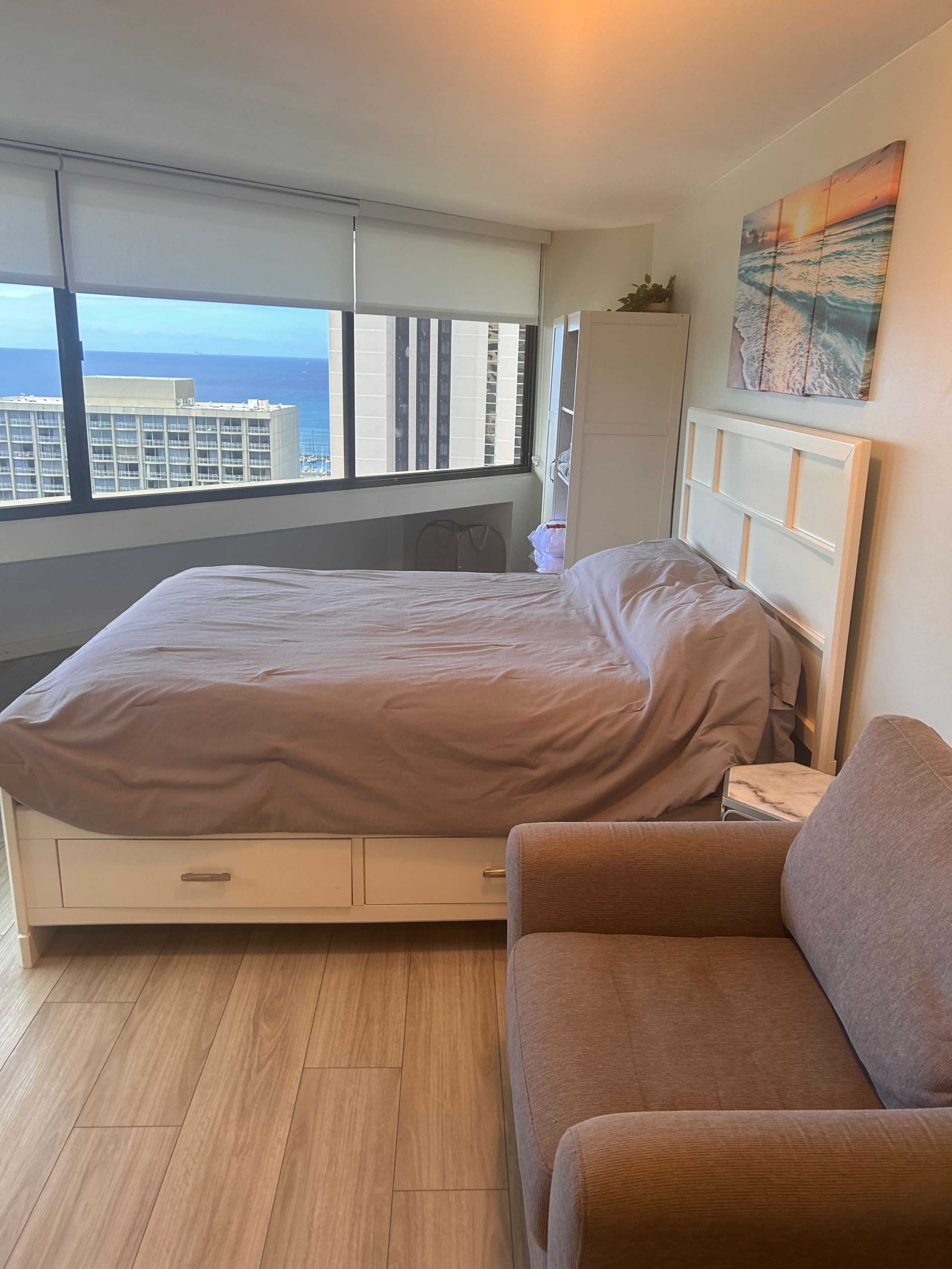 Oceanview Marina Studio Remodeled w/prkg - Image 5