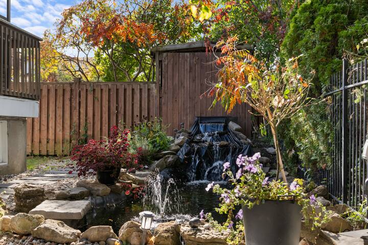 Luxury Retreat w/ Indoor Pool, Sauna & Hot Tub + gallery image 5