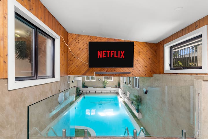 Luxury Retreat w/ Indoor Pool, Sauna & Hot Tub + gallery image 3