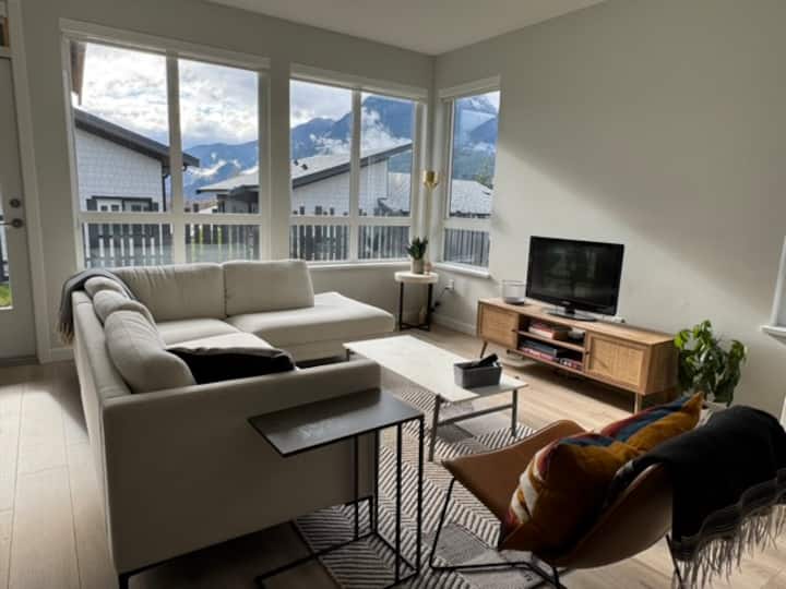 Nordic-inspired Squamish Cottage - Squamish