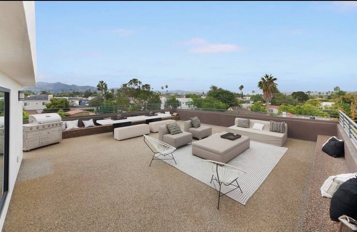 Stanleyville Modern Luxury Villa w/ Stylish Charm gallery image 3