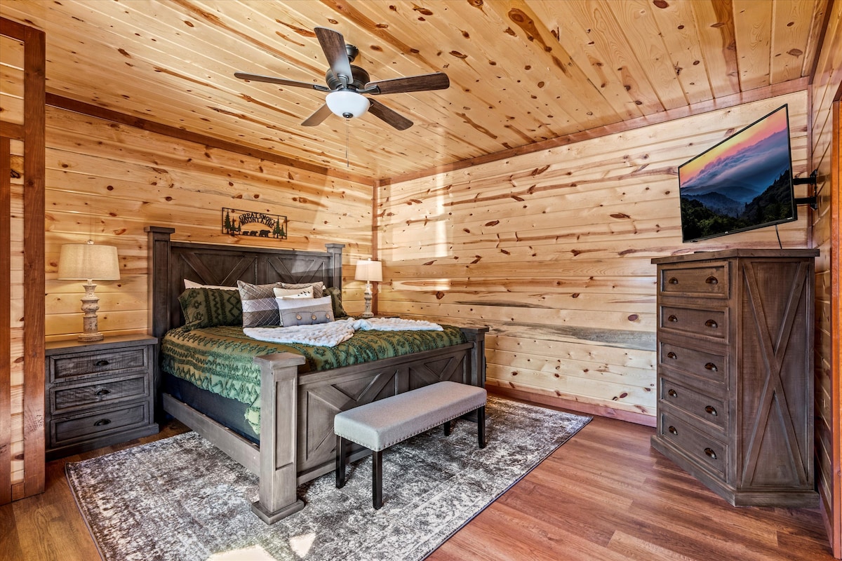 ห้องนอน 5 ห้องจาก 6 ห้องพร้อมห้องน้ำในตัวและเตียงคิงไซส์: ห้องพักขนาดใหญ่!