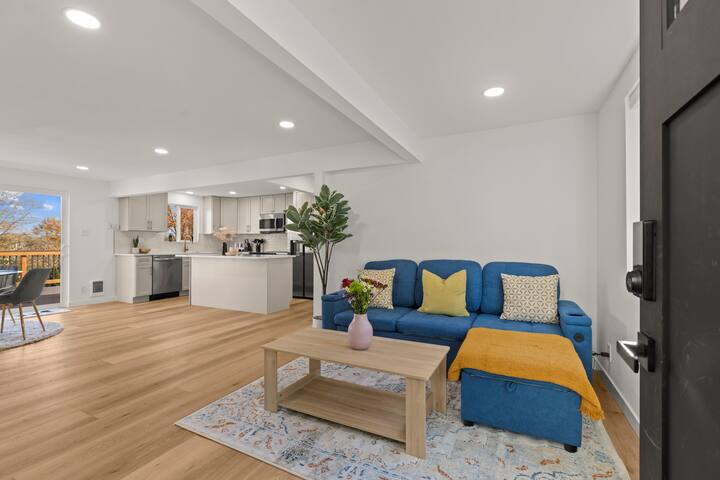 West Seattle oasis with views