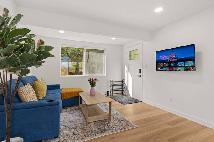 West Seattle oasis with views gallery image 2