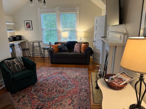 Successful Airbnb property: All you need just steps from the Covington Square! in Covington